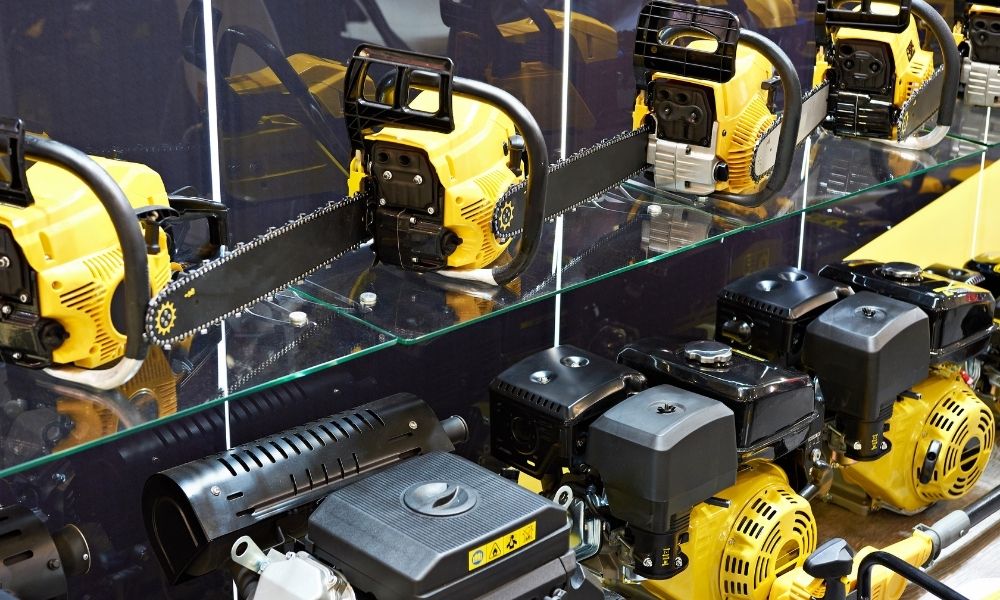 How To Store A Chainsaw Correctly (and Leak-Free)