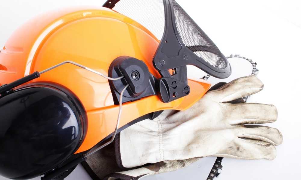 How To Use A Chainsaw