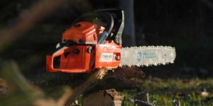 Fix a chainsaw