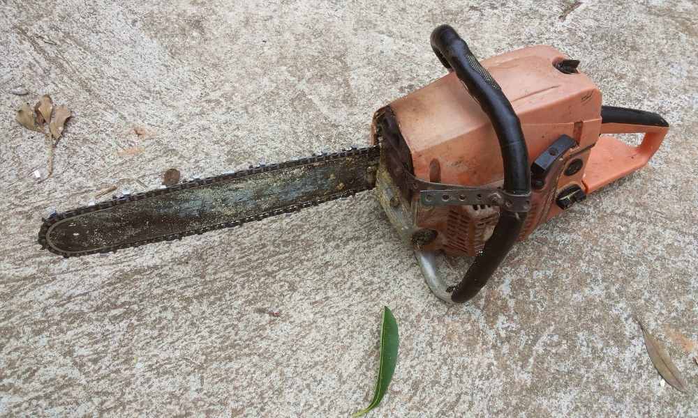 An old Chainsaw