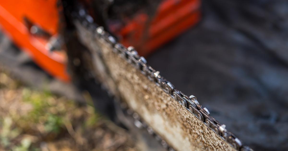 How To Clean A Chainsaw Correctly